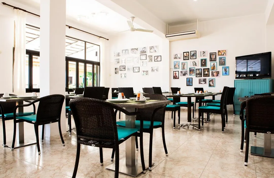 Hostal Villa Cati-1